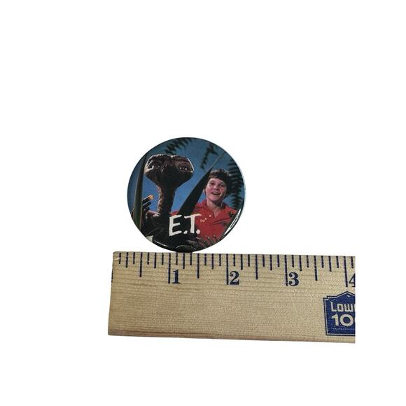1982 ET The Extra Terrestrial w/Elliot Promo Button Pin Pinback Vintage - Picture 4 of 6